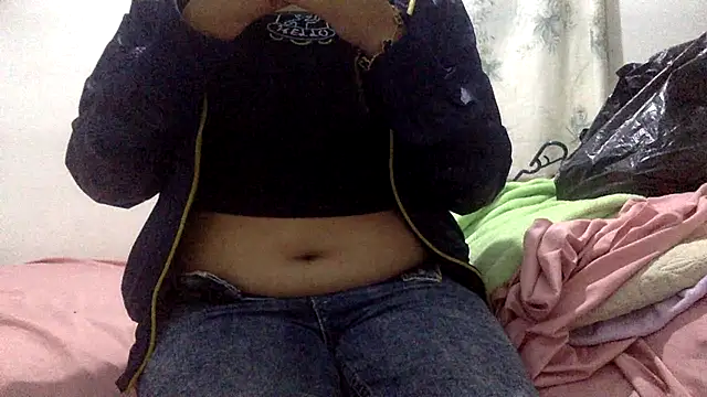 sharonlopez9611 online show from September 2025 02:18:02 AM