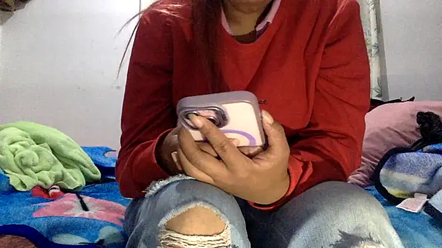 sharonlopez9611 online show from October 2025 02:45:01 AM