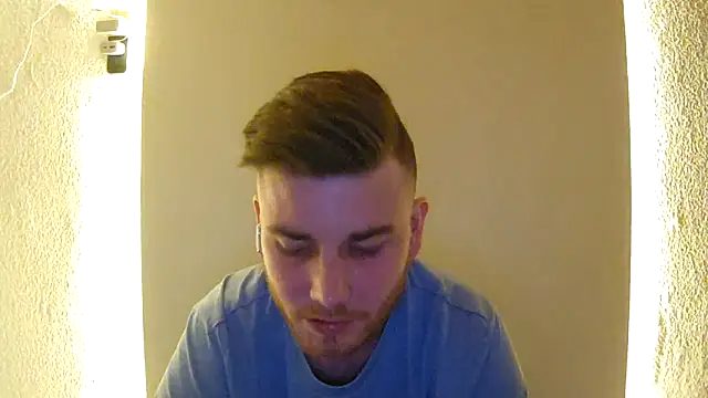Snapshot of Foxtrott_242 chatting on April 2026 11:31:01 PM Foxtrott 242 online show from April 2026 11:31:01 PM