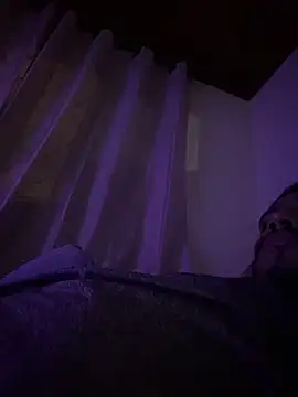 Mineirinho043 online show from April 2026 10:12:02 PM