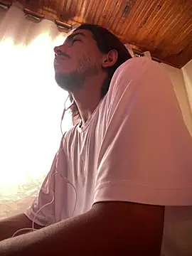 Mineirinho043 online show from March 2026 07:15:01 PM