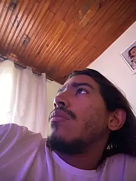 Mineirinho043 online show from April 2026 04:02:01 PM