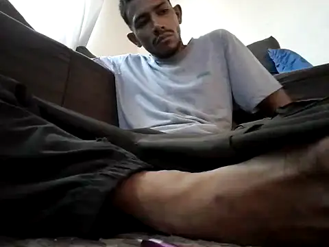 Mineirinho043 online show from March 2025 07:14:02 PM