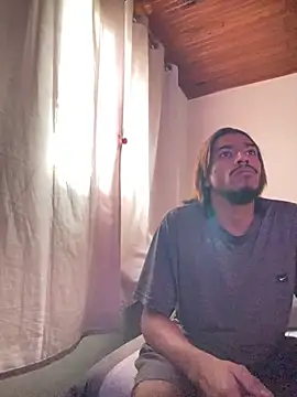 Mineirinho043 online show from February 2026 07:48:02 PM