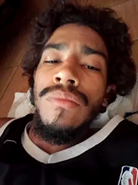 Mineirinho043 online show from December 2025 06:28:02 PM