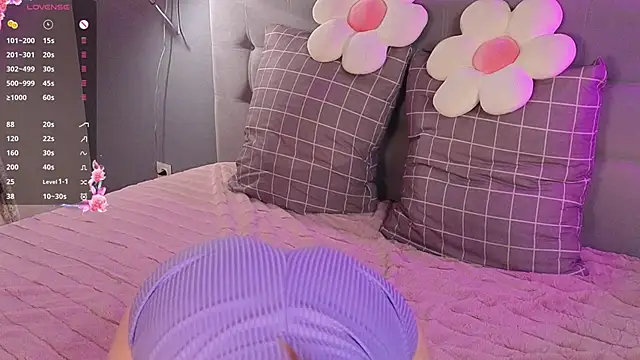 soft babe online show from September 2025 12:40:01 PM