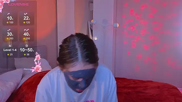 Snapshot of Mia_Luw chatting on November 2025 03:43:01 AM Mia Luw online show from November 2025 03:43:01 AM