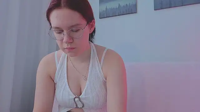 Mia Luw online show from June 2026 04:07:01 AM