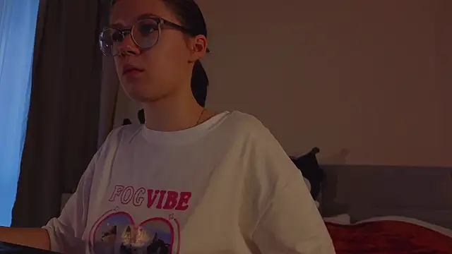 Mia Luw online show from October 2025 04:49:02 AM