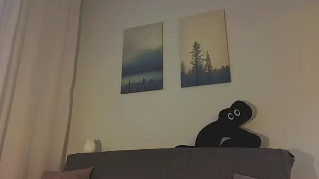 Mia Luw online show from March 2026 11:30:02 AM