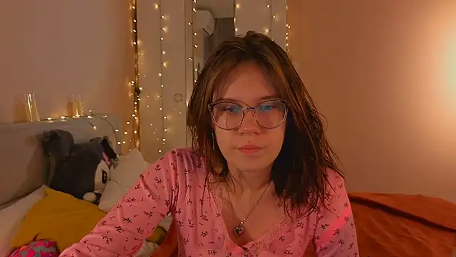 Mia Luw online show from December 2025 03:41:02 AM