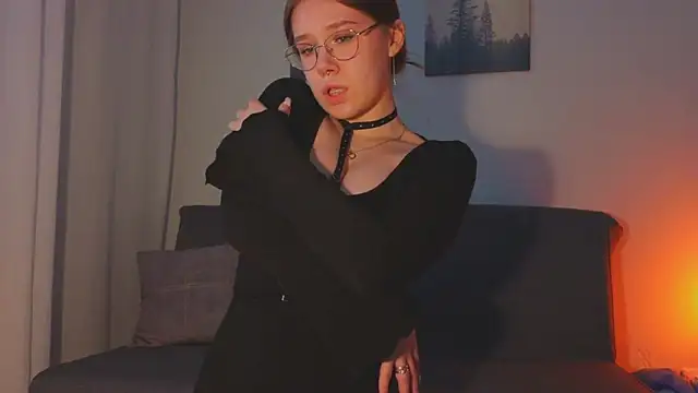 Mia Luw online show from April 2026 02:24:02 AM