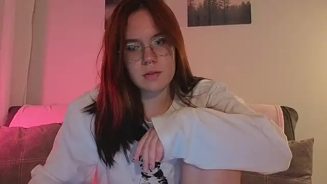 Mia Luw online show from July 2026 04:09:02 PM