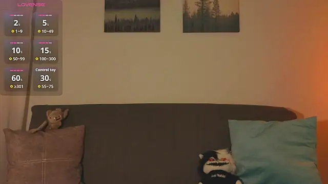 Mia Luw online show from April 2026 10:38:02 PM