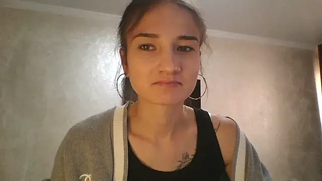 Snapshot of RoyalDessertt chatting on September 2025 10:17:02 AM RoyalDessertt online show from September 2025 10:17:02 AM