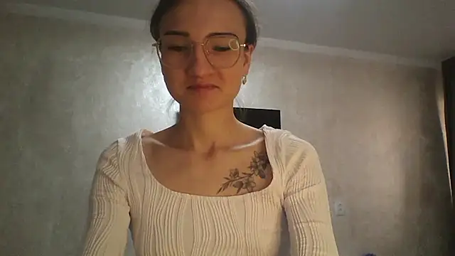 Snapshot of RoyalDessertt chatting on October 2025 05:31:01 AM RoyalDessertt online show from October 2025 05:31:01 AM