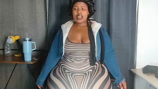 Snapshot of Cuddle_Bear chatting on July 2026 07:14:02 PM Cuddle Bear online show from July 2026 07:14:02 PM
