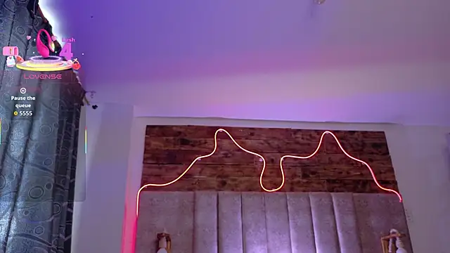 Snapshot of Alektra_bryce chatting on October 2025 07:35:01 PM Alektra bryce online show from October 2025 07:35:01 PM