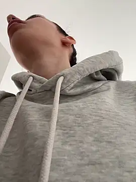 Celine Roxelle online show from December 2025 11:15:01 AM