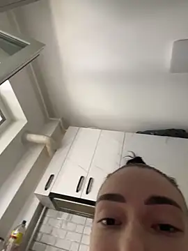 Celine Roxelle online show from March 2026 02:11:01 PM