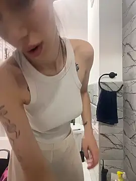 Celine Roxelle online show from May 2026 05:51:01 PM