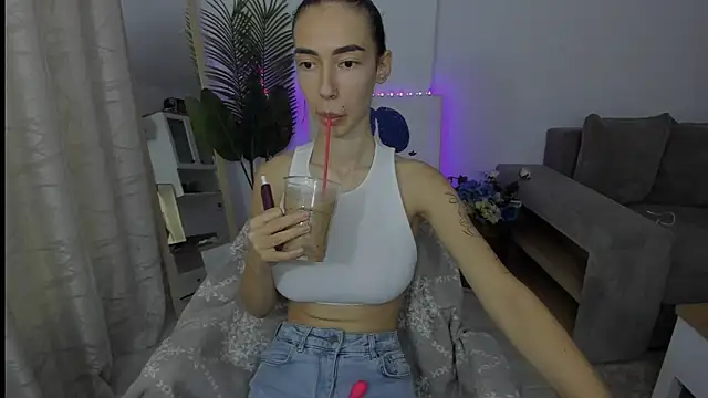 Celine Roxelle online show from September 2025 03:18:01 PM