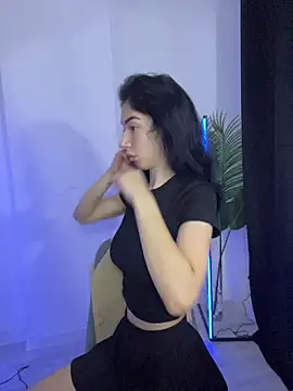 Celine Roxelle online show from October 2025 05:17:01 AM