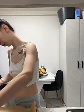 Celine Roxelle online show from May 2026 04:56:02 PM