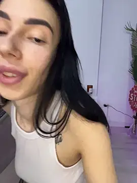 Celine Roxelle online show from December 2025 09:06:02 PM