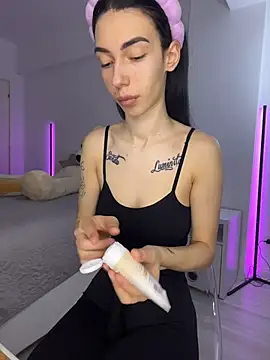 Celine Roxelle online show from March 2026 09:16:01 PM