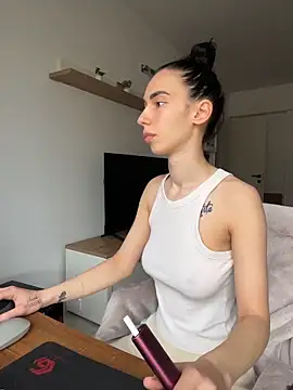Celine Roxelle online show from April 2026 02:46:01 PM