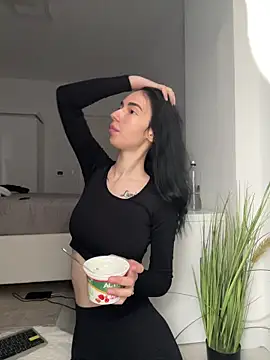 Celine Roxelle online show from January 2026 10:44:01 AM