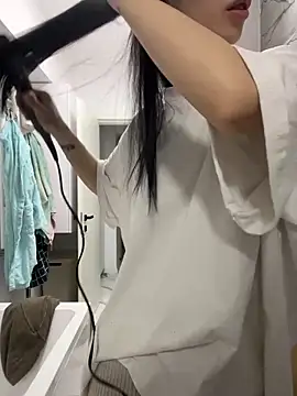 Celine Roxelle online show from March 2026 04:00:01 PM