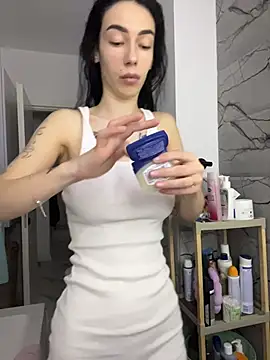 Celine Roxelle online show from February 2026 02:05:01 PM