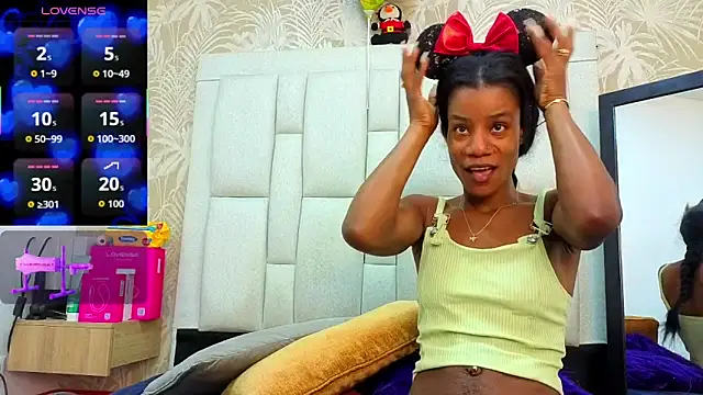 dafnnelewis online show from April 2026 11:25:02 AM