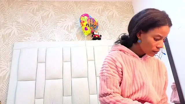 Snapshot of dafnnelewis chatting on February 2026 11:16:01 AM dafnnelewis online show from February 2026 11:16:01 AM