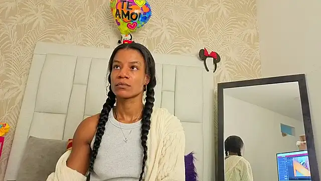 dafnnelewis online show from April 2026 11:13:02 AM