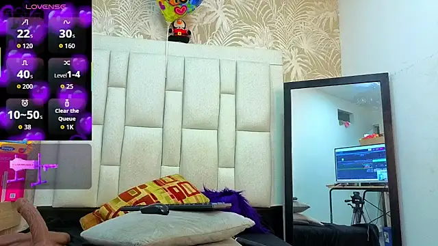 dafnnelewis online show from April 2026 11:16:02 AM