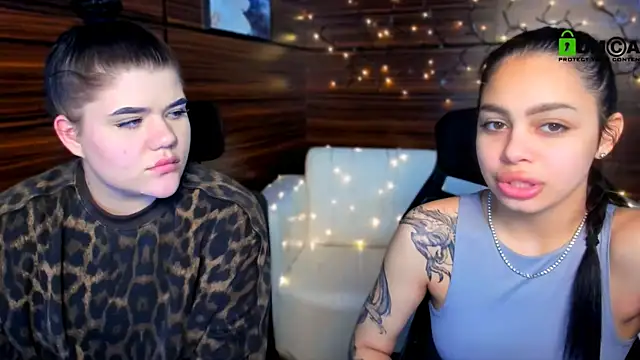 Snapshot of elmira_rose chatting on February 2025 04:57:02 PM elmira rose online show from February 2025 04:57:02 PM