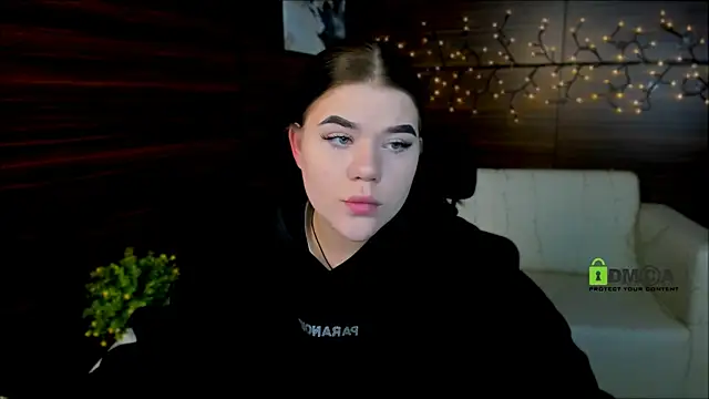 Snapshot of elmira_rose chatting on February 2025 10:14:01 AM elmira rose online show from February 2025 10:14:01 AM