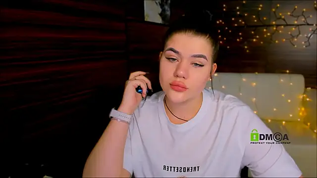 Snapshot of elmira_rose chatting on February 2025 01:48:01 PM elmira rose online show from February 2025 01:48:01 PM