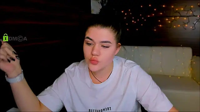 Snapshot of elmira_rose chatting on February 2025 04:55:01 PM elmira rose online show from February 2025 04:55:01 PM