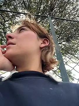 Maggie Geller online show from December 2025 07:16:02 PM