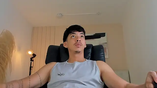 ISAAC CRYSTON online show from November 2025 08:02:02 PM