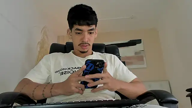 ISAAC CRYSTON online show from January 2026 11:22:01 PM