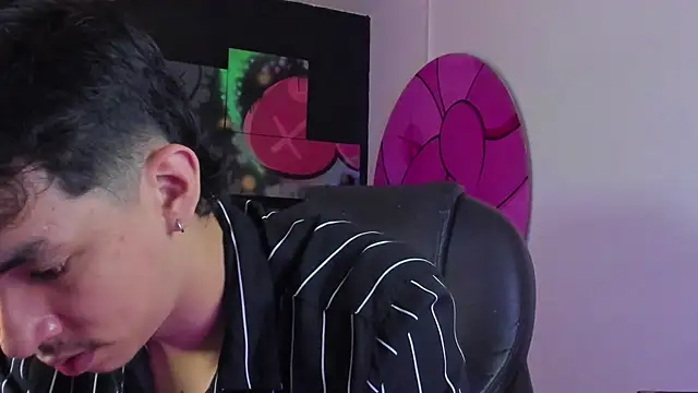 ISAAC CRYSTON online show from October 2025 08:27:02 PM