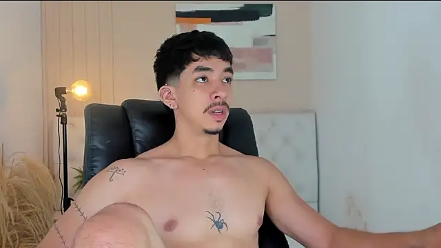 ISAAC CRYSTON online show from February 2026 09:24:02 PM