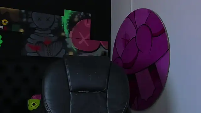 ISAAC CRYSTON online show from November 2025 08:14:01 PM