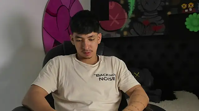 ISAAC CRYSTON online show from November 2025 08:03:01 PM