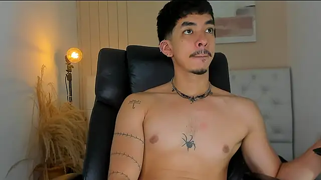 ISAAC CRYSTON online show from February 2026 08:41:01 PM